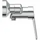 Chromene Brausearmatur von Ideal Standard, ausgestattet mit einem Hebel zur Steuerung des Wasserflusses, seitliche Anschlussöffnung sichtbar.